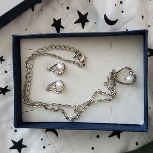 Earrings and necklace set
